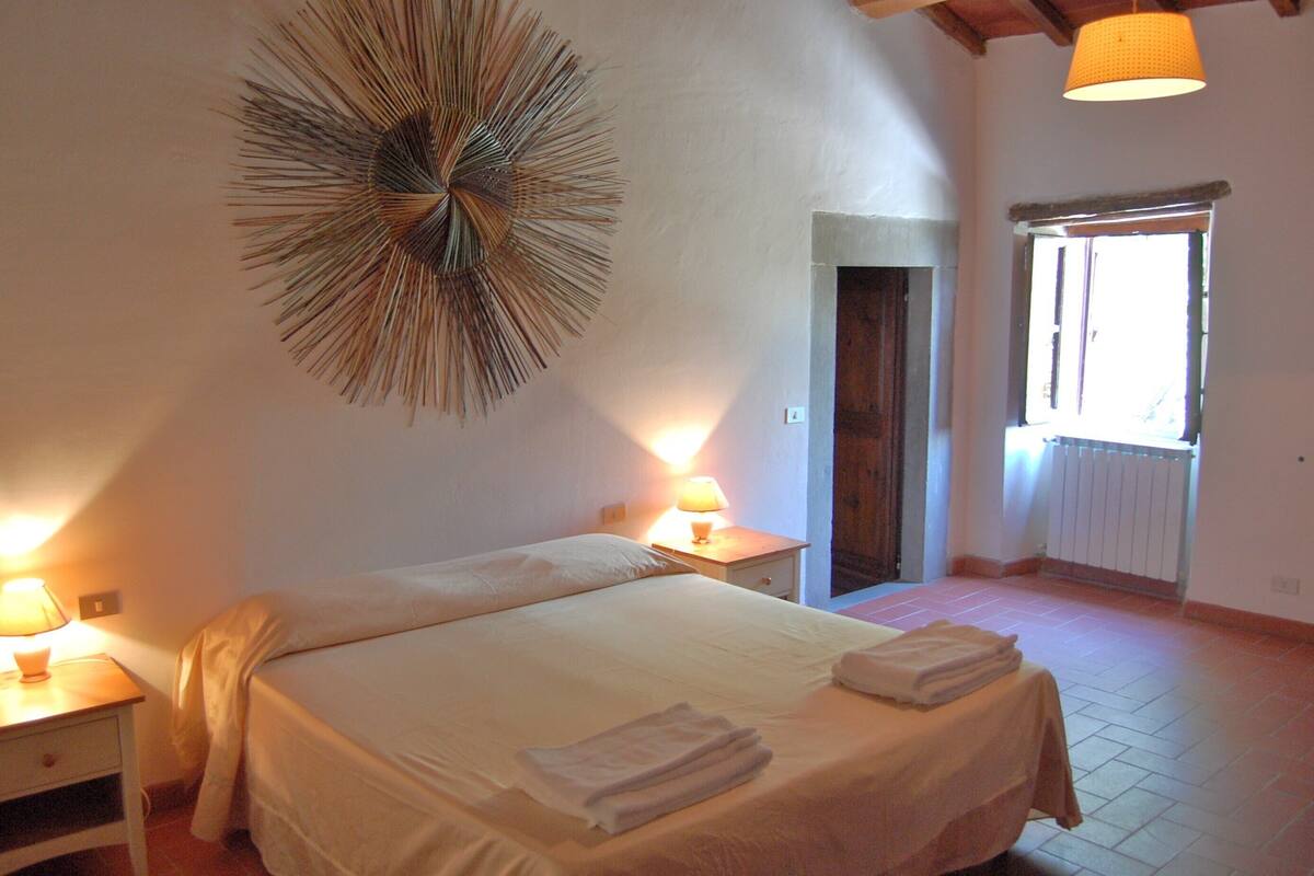 Apartment, 3 Bedrooms | 1 bedroom, down comforters, individually decorated