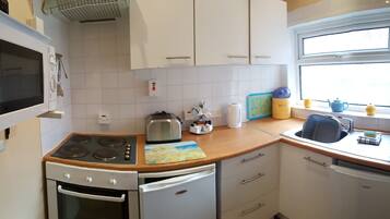 Flat A (Ground Floor) | Ruokailu omassa huoneessa