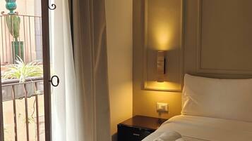 Appartement Exclusif | Literie de qualité supérieure, couette en duvet d'oie, minibar
