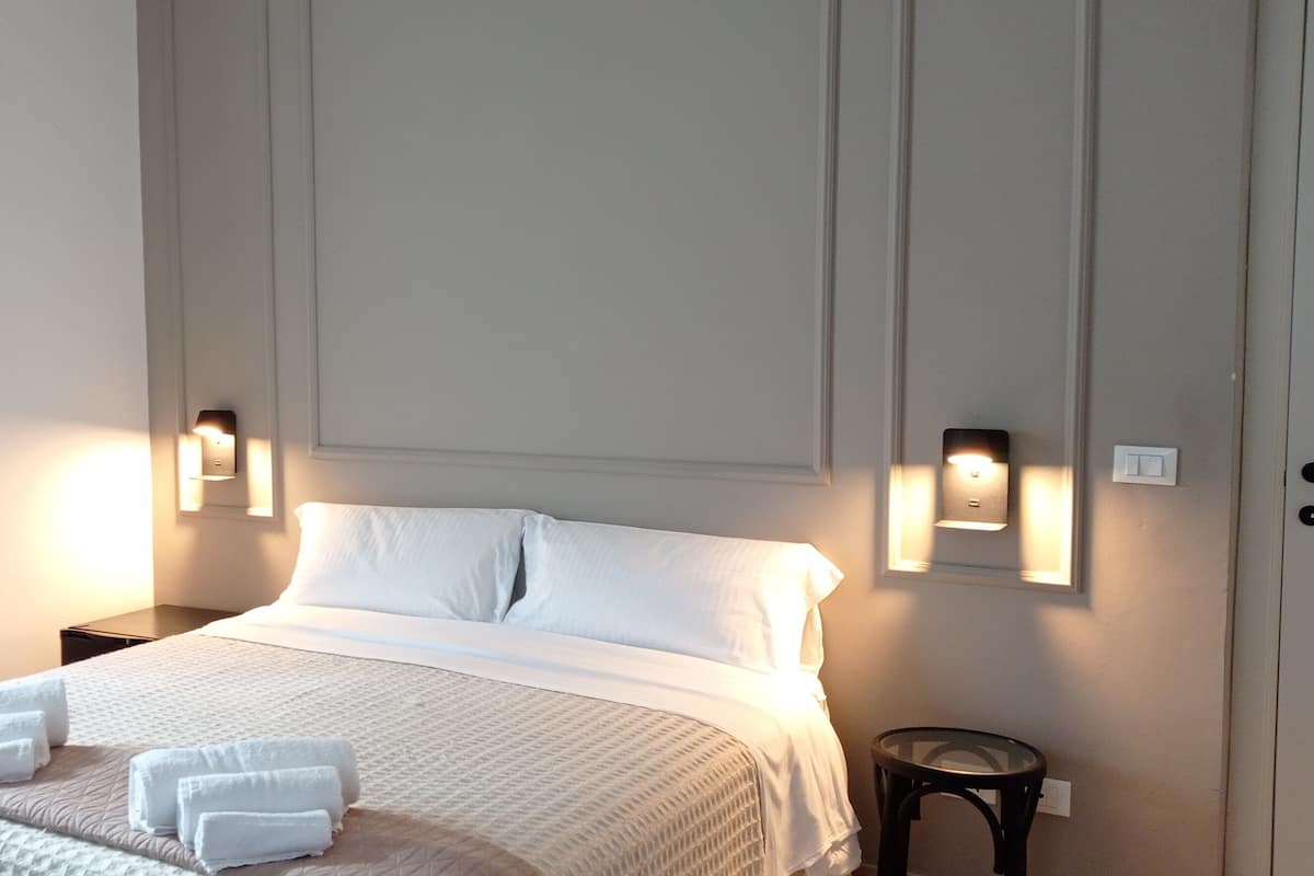 Phòng phong cách cổ điển | Minibar, trang trí khác biệt, trang bị nội thất với thiết kế riêng biệt