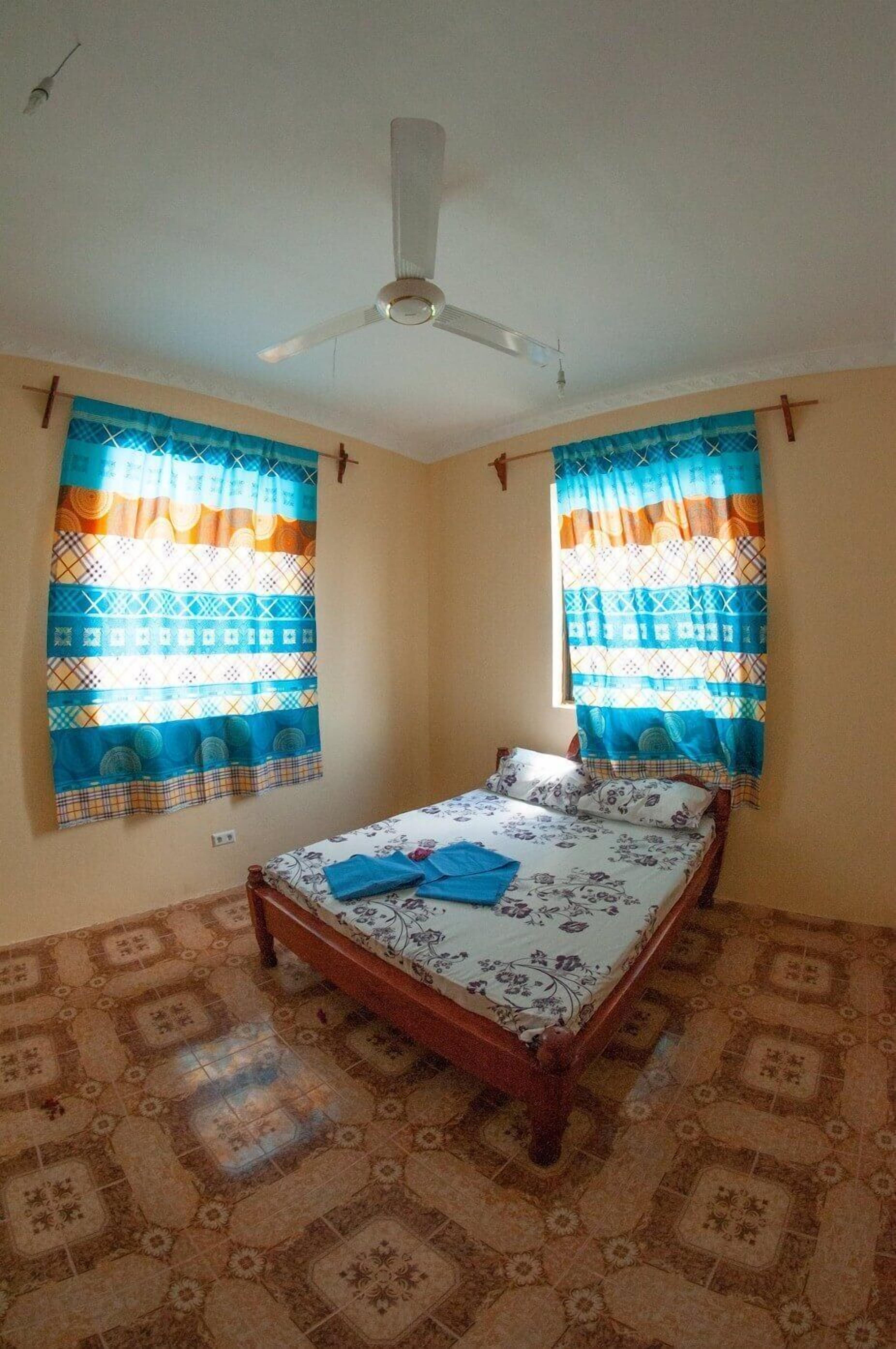 Free cots/infant beds, rollaway beds, bed sheets