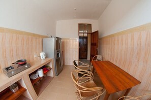 Free daily continental breakfast  - SunSeaBar Kite House (Paje)