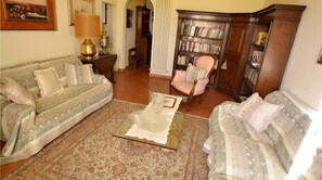 Living area - Annunziata Terrace apartment (Florence)