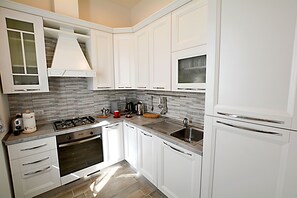 Apartment, Multiple Beds, Non Smoking | Private kitchen - Colonna Apartment with Terrace (Florence)