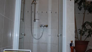 Basic Double Room | Bathroom amenities | Separate tub and shower, deep soaking tub, free toiletries, hair dryer
