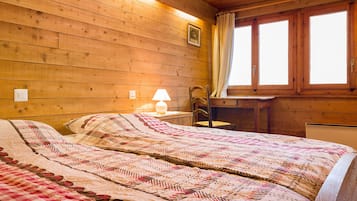 8 camere, ferro/asse da stiro, culla da viaggio, Wi-Fi gratuito