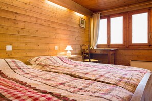 8 chambres, fer et planche à repasser, lit parapluie, Wi-Fi gratuit