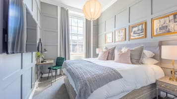 One Bedroom George IV View Apartment | Egyptian cotton sheets, premium bedding, iron/ironing board