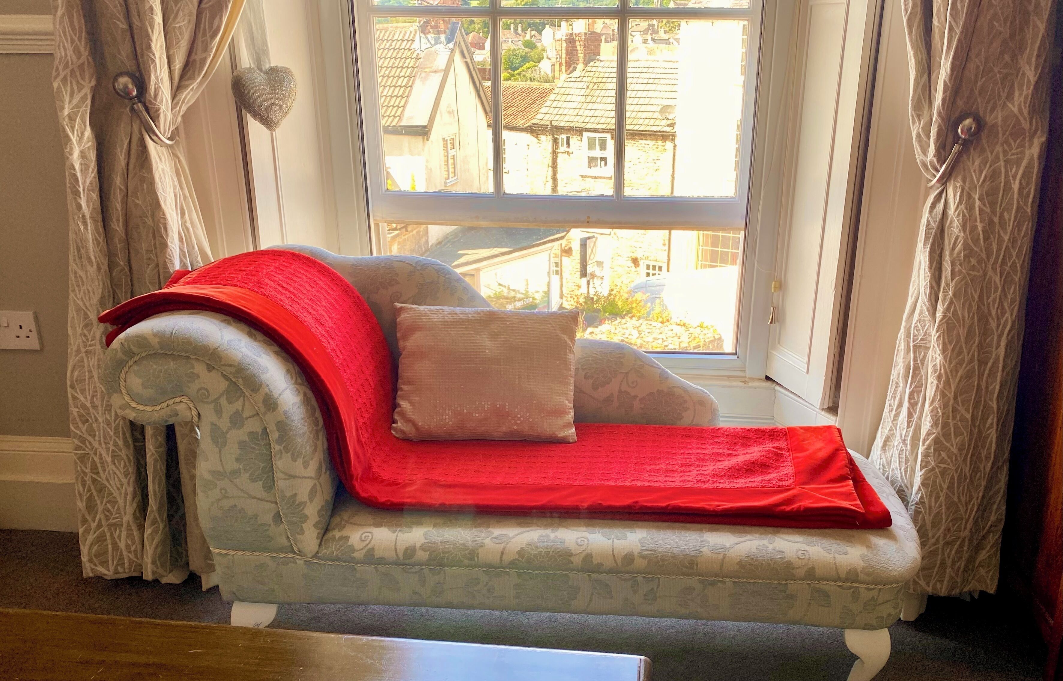 Richmond Suite | Premium bedding, free WiFi, bed sheets