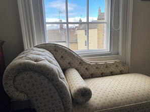 30-inch flat-screen TV with digital channels, DVD player - The Castle House Luxury Bed & Breakfast (Richmond)