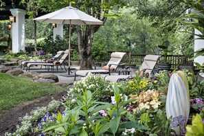 Seasonal outdoor pool, pool umbrellas, sun loungers