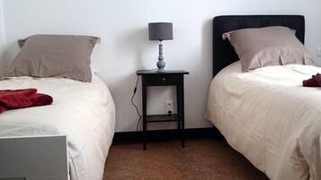 Triple Room (Pic Saint Loup) | Free cribs/infant beds, free WiFi