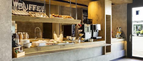 Daily buffet breakfast (CHF 12 per person)