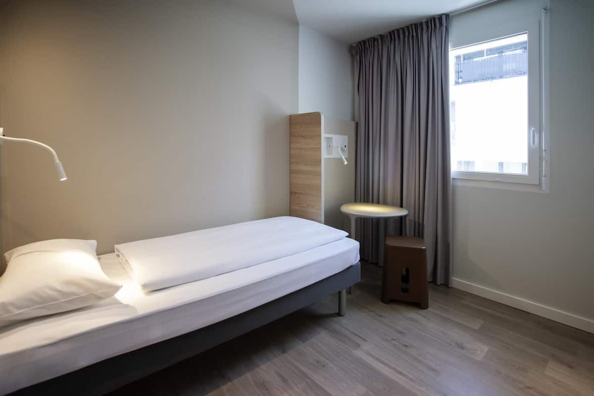 Enkelrum - 2 enkelsÀngar | MörklÀggningsgardiner, ljudisolering, gratis barnsÀngar och gratis wi-fi