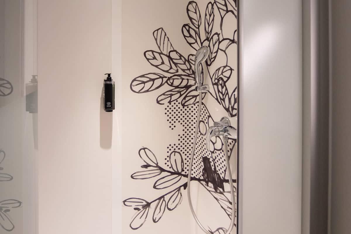 Blackout curtains, soundproofing, free cots/infant beds, free WiFi