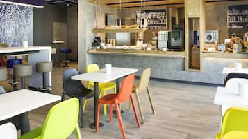 Daily buffet breakfast (CHF 12 per person)