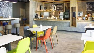 Daily buffet breakfast (CHF 12 per person)