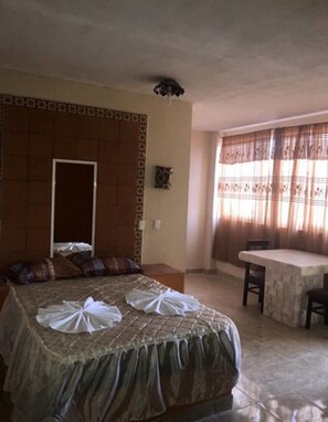 Double Room, 1 Double Bed, Non Smoking | Free WiFi - Hotel la Loma (Tenancingo)