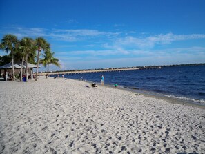 Beach - ***Vacationers welcome! SUPER LAST MINUTE! (Cape Coral)