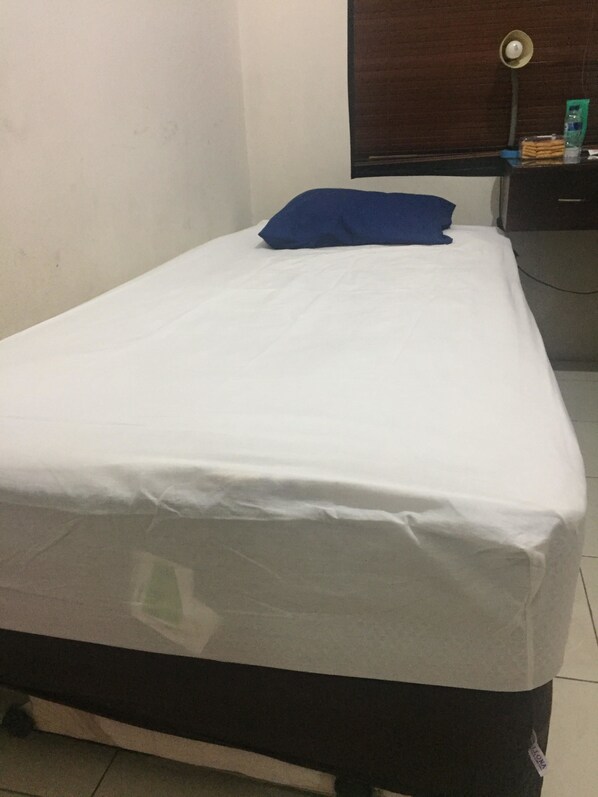 Economy Single Room, 1 Single Bed, Smoking, Kitchen