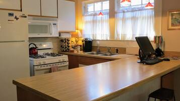 Studio, phòng tắm riêng (Greenwood Suite) | Khác