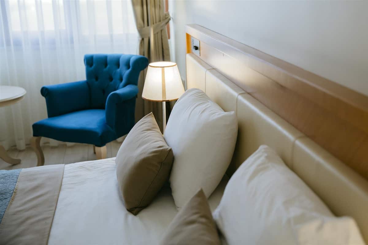 Minibar, caja fuerte, escritorio y sistema de insonorización