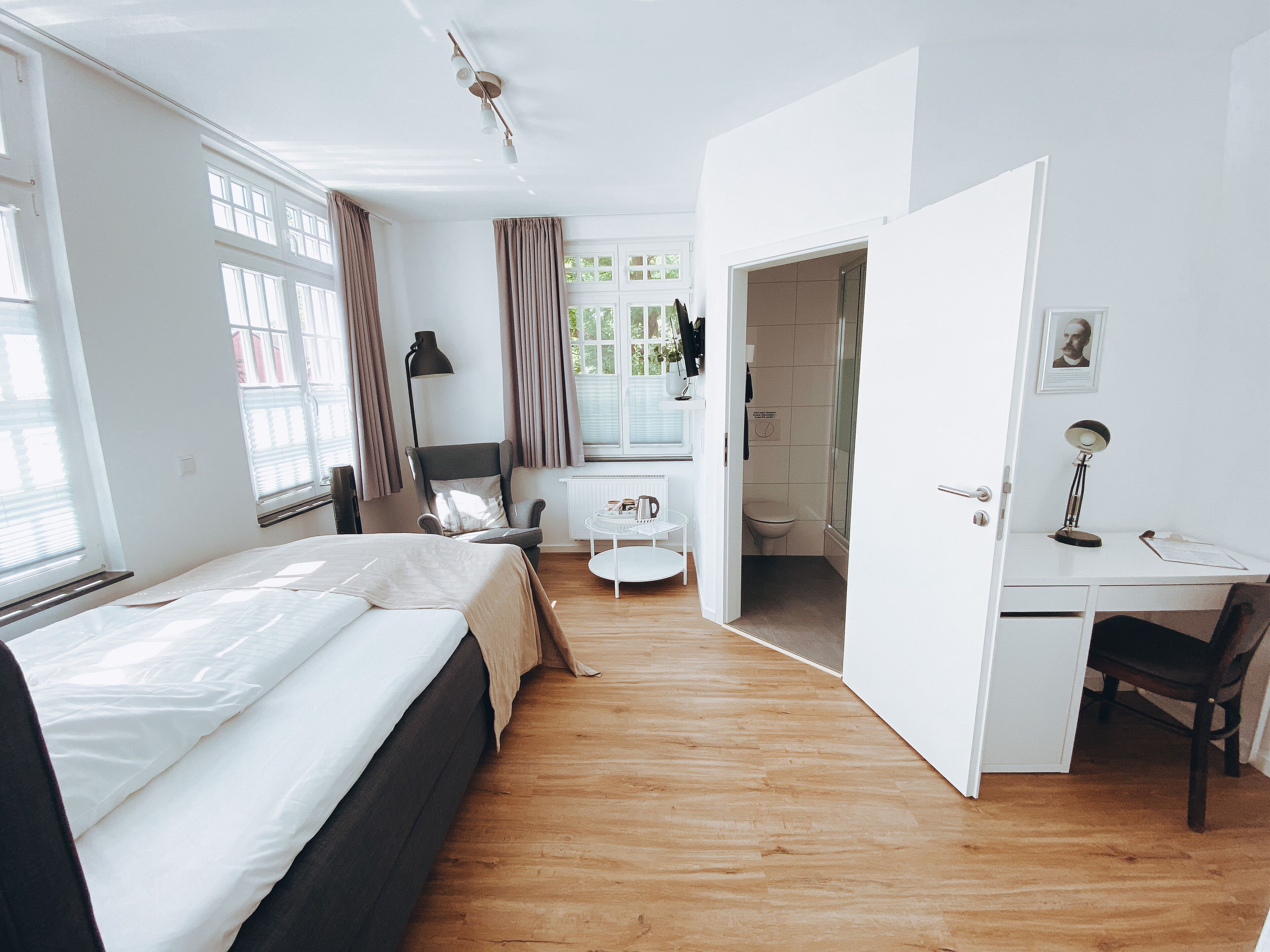 double room, private bathroom | room amenity