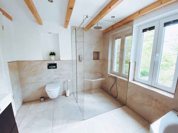 Deluxe tweepersoonskamer, privébadkamer | Badkamer