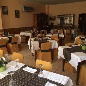Restaurant - Hostal Castilla (Torrenueva)