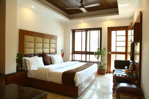 Superior-Doppelzimmer, 1 King-Bett | Daunenbettdecken, schallisolierte Zimmer, Bügeleisen/Bügelbrett