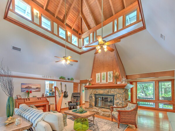 Televisión, mesa de ping pong