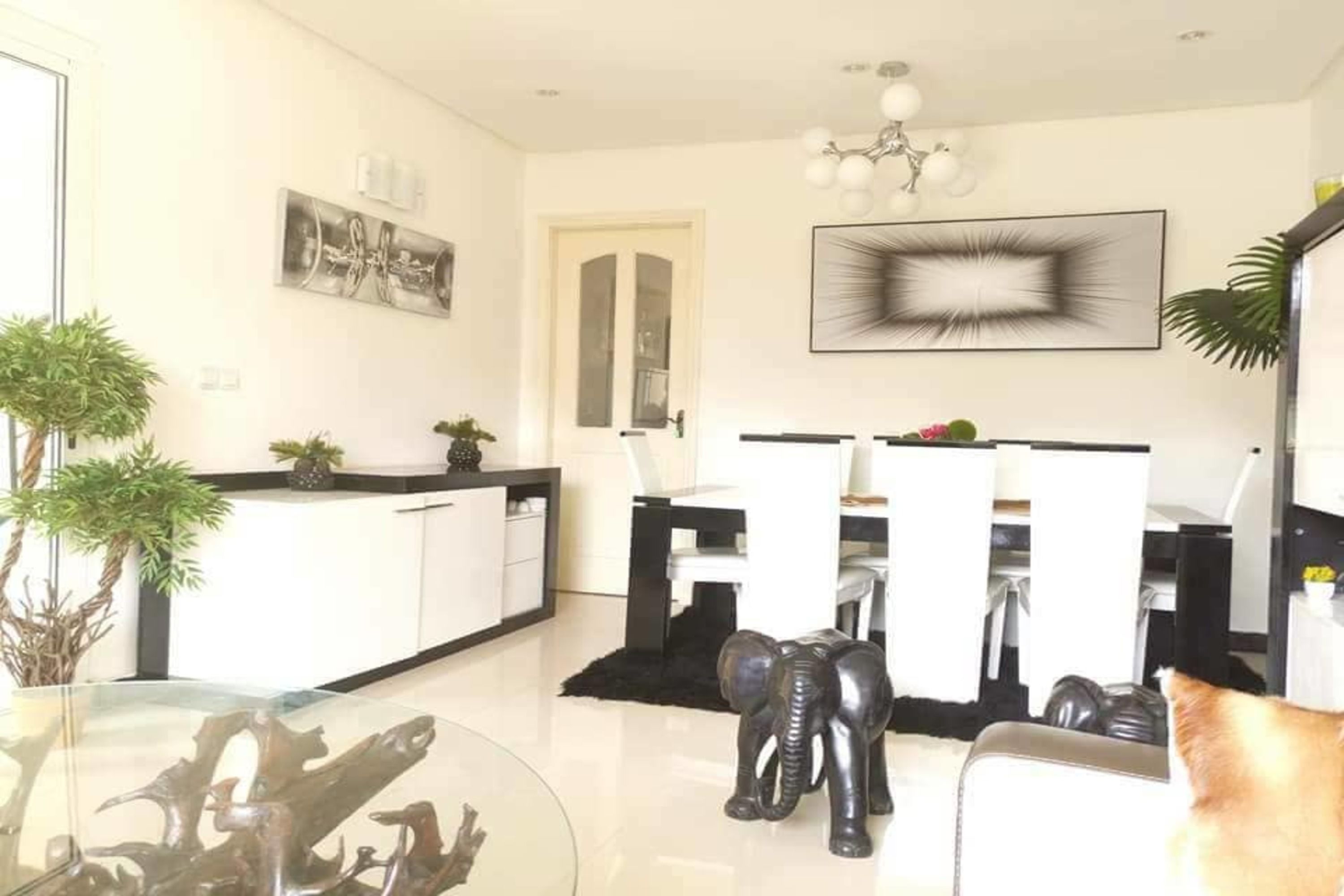 Executive Villa, Multiple Beds, Non Smoking | In-room dining