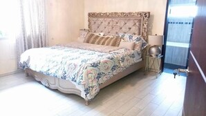 Executive-Villa, Mehrere Betten, Nichtraucher | 3 Schlafzimmer, Bügeleisen/Bügelbrett, kostenloses WLAN, Bettwäsche