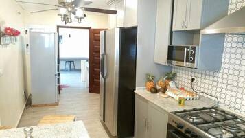Vila Superior, 4 kamar tidur, Bebas Asap Rokok | Dapur pribadi | Lemari es besar, microwave, oven, dan kompor