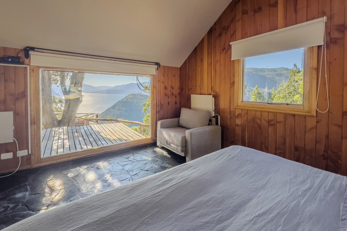 Ropa de cama de alta calidad, edredón, camas con pillow-top y minibar
