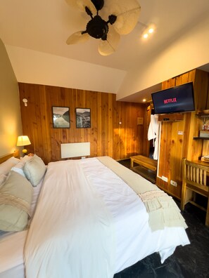 Standard Room, 2 Single Beds, Lake View | Premium bedding, down duvets, pillow-top beds, minibar