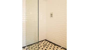 House (2 Bedrooms) | Bathroom shower