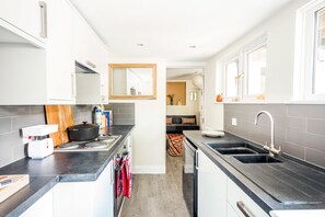 Apartment (3 Bedrooms) | Private kitchen