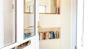 Property entrance - Beautiful 2-bedroom Flat in a Victorian House (Cambridge)