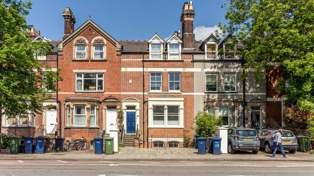 Property entrance - Beautiful 2-bedroom Flat in a Victorian House (Cambridge)