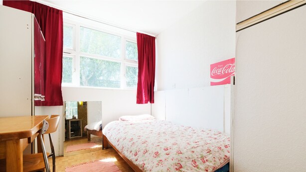 2 bedrooms, WiFi (free) - A Cosy two Bedroom Apartment, Sleeps 3 (London)