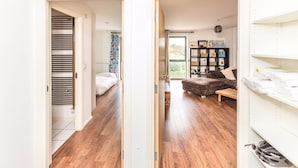 Property grounds - Beautiful and New Home for 5 in West Cambridge (Cambridge)