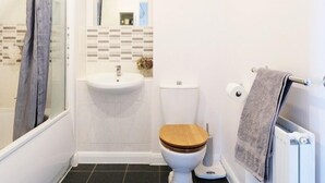 Unclassified image, 5 of 19, button - A Charming and Luxurious 2BR Flat on Walthamstow (London)