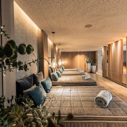 Couples treatment room(s), sauna, hot tub, steam room, body treatments