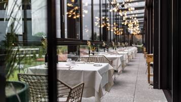 2 Restaurants; Frühstück, Mittagessen und Abendessen werden serviert