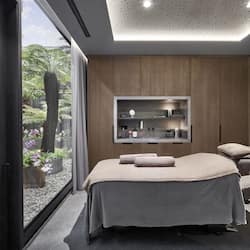 Couples treatment room(s), sauna, hot tub, steam room, body treatments