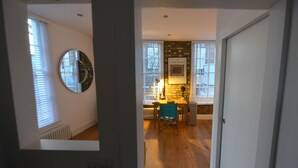 Unclassified image, 5 of 7, button - Beautiful one Bedroom Flat in the Heart of Camden (London)
