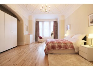 3 bedrooms, iron/ironing board, free WiFi - Amazing 3-bedroom Garden Flat for 6 in Ealing (London)