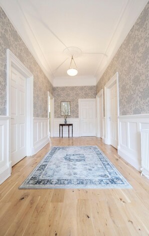 3 bedrooms, iron/ironing board, free WiFi - Amazing 3-bedroom Garden Flat for 6 in Ealing (London)