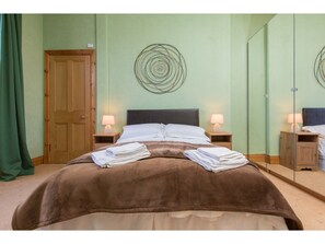 Apartment (2 Bedrooms) | 2 bedrooms, iron/ironing board, free WiFi, bed sheets - Beautiful Georgian Flat in Edinburgh - Sleeps 4 (Edinburgh)